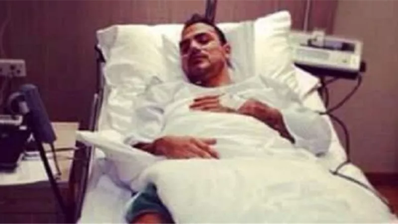 تعرف على.. سبب وجود عمرو زكي بالمستشفى
