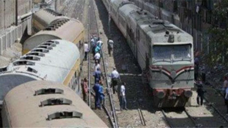 ننشر الفيديو الأول لخروج قطار عن القضبان بشبين الكوم الجديدة