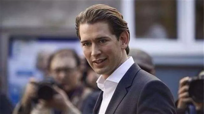 المستشار الفيدرالي للنمسا يصل إلى القاهرة للقاء السيسي