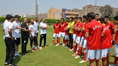 شوقي غريب يكشف عن تشكيل المنتخب الأوليمبي لودية هولندا