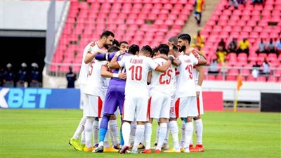 رئيس الزمالك يحضر تدريبات فريقه قبل القمة الـ117