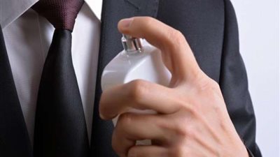 للحفاظ على العطور طوال اليوم تجنب هذه الأخطاء