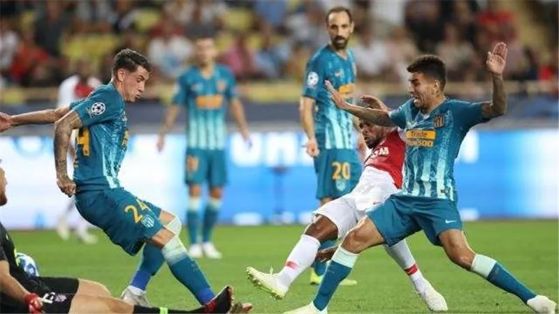 أتلتيكو مدريد يهزم ماناكو بهدافين في عقر دارة
