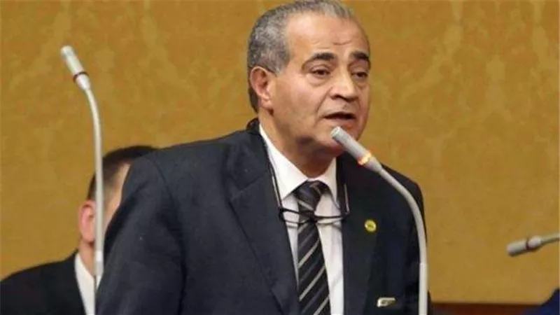 ”مصيلحي” يعلن عن مبادرة  ”10 آلاف شنطة” مدرسية