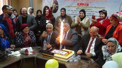 بالصور.. اتحاد العمال ينظم احتفالية لتكريم الأمهات المثاليات