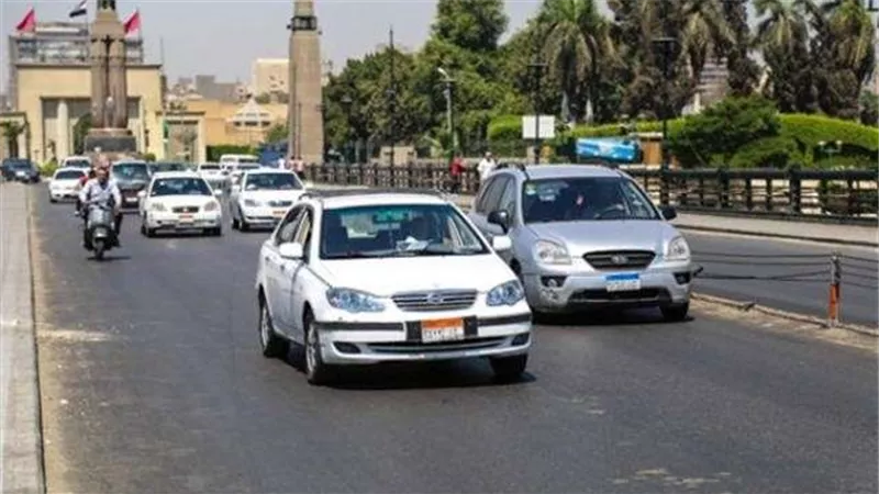 النشرة المرورية: سيولة في حركة محاور وميادين القاهرة والجيزة