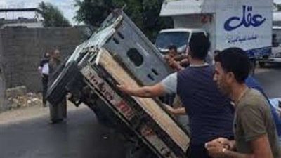 إصابة شخصين في حادث تصادم على طريق مصر أسيوط الزراعي
