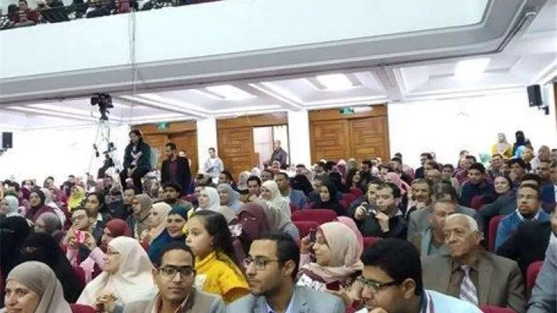 تكريم أوائل خريجي الطب بالمحافظات في احتفالية 