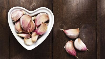 أبرزهم محاربة سرطان القولون.. فوائد مذهلة للثوم