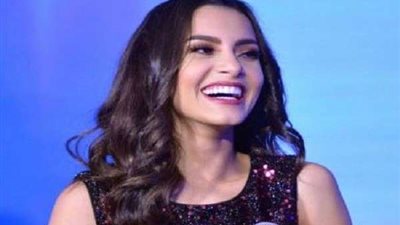 بالفيديو.. كارمن سليمان تؤدي وصلة رقص داخل 
