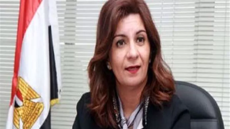وزيرة الهجرة تحذر المصريين بالخارج من خطورة تداول الشائعات دون التحقق منها
