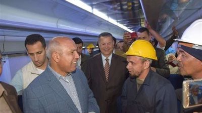 وزير النقل يتفقد ورش سكك حديد