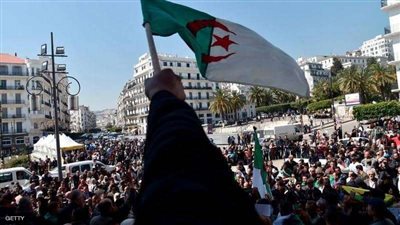 ثلاثاء حاسمة في الجزائر.. من سيدير المرحلة الانتقالية؟