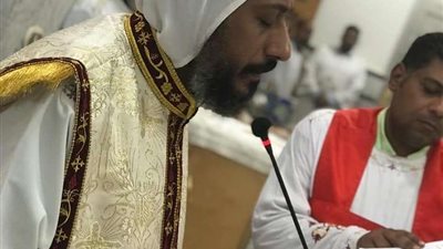الأنبا أرسانيوس يترأس القداس الإلهي بمقر المطرانية