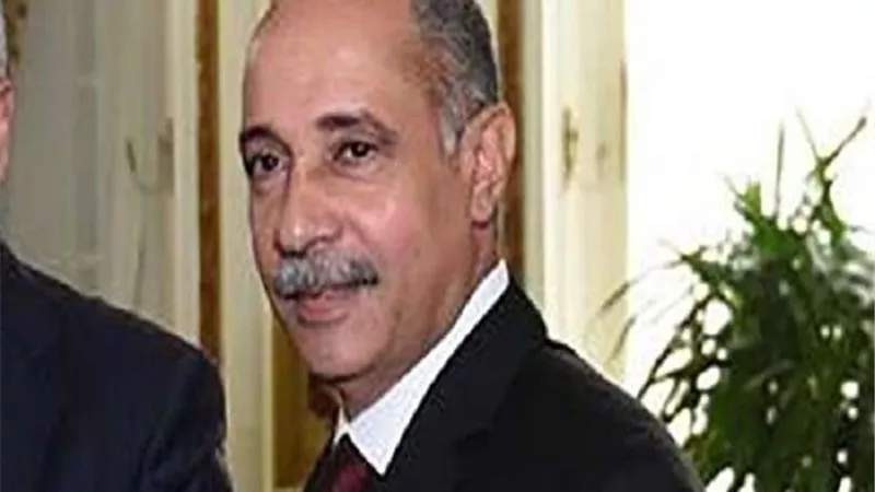 الفريق يونس المصري يناقش آلية سداد المستحقات المتأخرة على وزارة الطيران