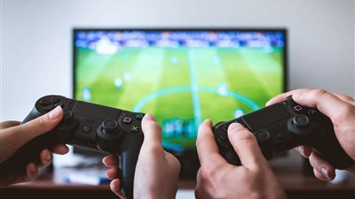 مدمن ألعاب الفيديو.. خطوات بسيطة تخلصك من أثارها الجانبية على صحتك
