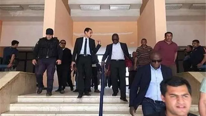 وفد من الاتحاد الأفريقي يتفقد استاد الشمس