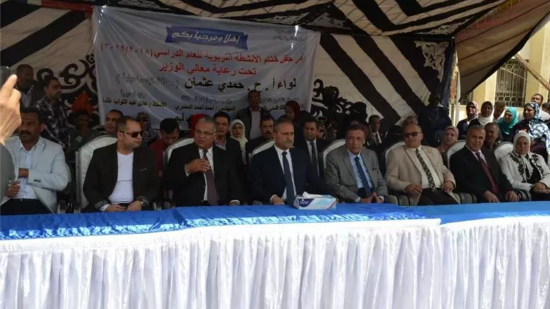 محافظ الإسماعيلية يشهد الاحتفال السنوي لمدرسة تكنولوجيا المعلومات