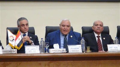 بالصور.. رئيس 