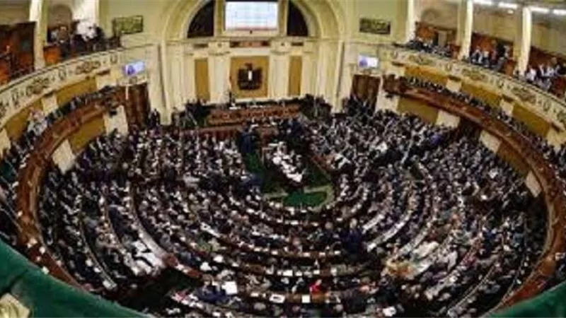 رئيس البرلمان يثبت مضبطة الجلسة بين 