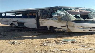 بالصور.. انقلاب أتوبيس بعد بوابة حلوان وإصابة 40 شخصا
