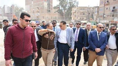 محافظ الشرقية يتفقد لجنتي مدرستي الثانوية الفندقية وطلبة عويضة الإبتدائية