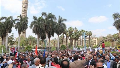 بالصور.. مسيرة حاشدة لنقابة المعلمين لدعم الاستفتاء على تعديل الدستور