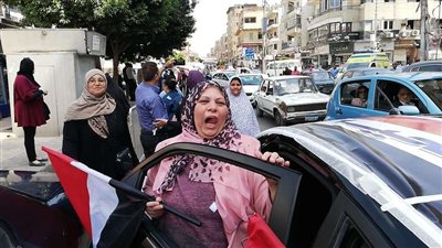 بالصور.. استمرار توافد الناخبين على لجان مدرسة الرشيد بمصر الجديدة