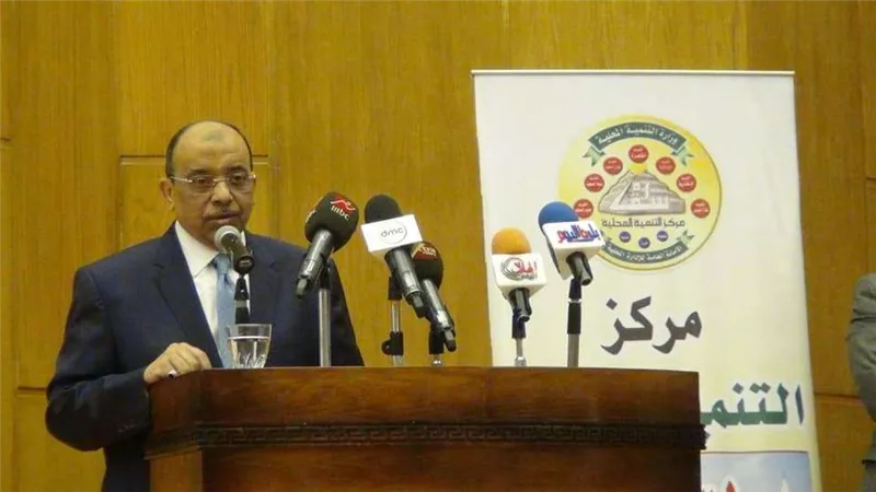 وزير التنمية المحلية يبحث  خطة النقل لربط العاصمة الإدارية ببعض المحافظات