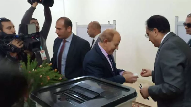 بالصور.. مدبولي يدلي بصوته في الاستفتاء على التعديلات الدستورية