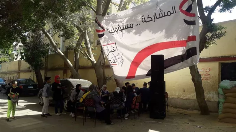 بالفيديو.. قاضي يساعد 