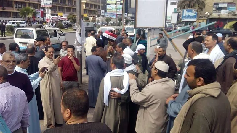 بالصور.. توافد الناخبين أمام اللجان بالجامعة العمالية بمدينة نصر