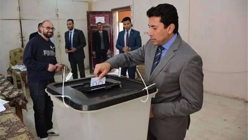 بالصور.. وزير الشباب والرياضة يدلي بصوته في استفتاء التعديلات الدستورية