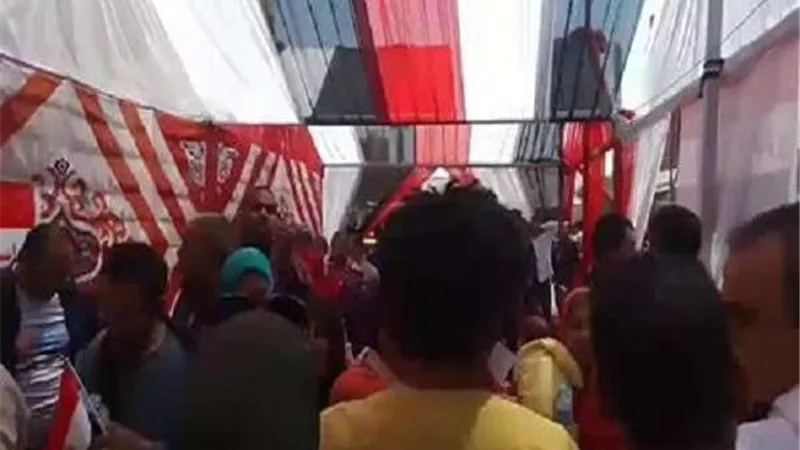بالصور.. استمرار حشد المواطنين على لجان حلوان للمشاركة في الاستفتاء