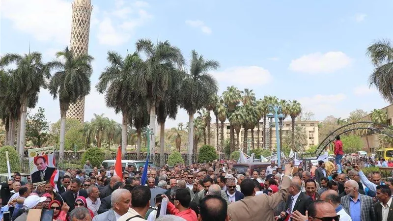 بالصور.. مسيرة حاشدة لنقابة المعلمين لدعم الاستفتاء على تعديل الدستور