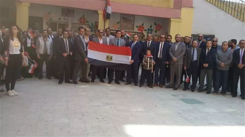 رئيس جهاز حماية المستهلك يدلي بصوته في استفتاء تعديل الدستور