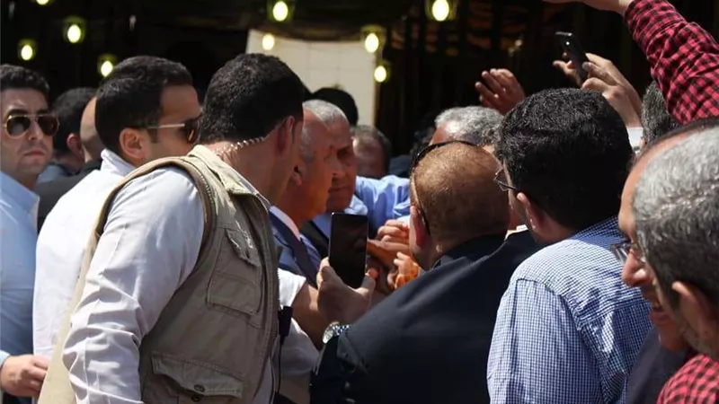 بالصور.. كامل الوزير يتفقد لجان المغتربين بمحطة مصر