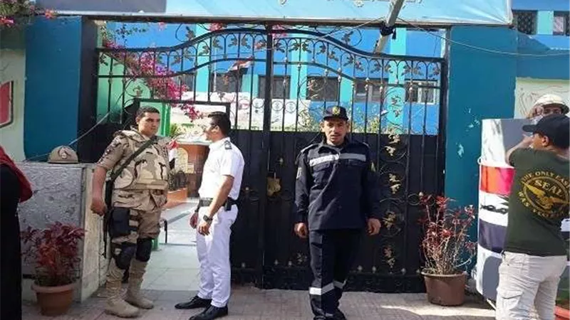 إغلاق لجان الاقتراع بالدقي لمدة ساعة لقضاء وقت الراحة