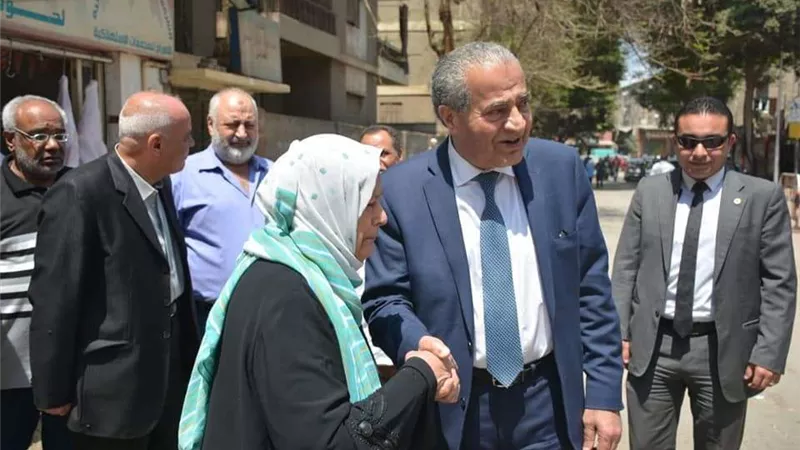 بالصور.. وزير التموين يدلي بصوته في الاستفتاء على تعديل الدستور بالمهندسين