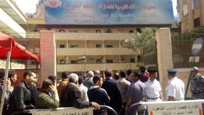 بالصور| توافد الناخبين على مدرسة ذكي مبارك بمدينة نصر للمشاركة في الاستفتاء