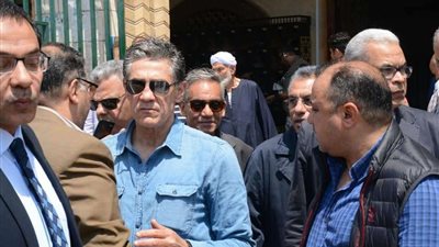 بالصور.. نجوم الكرة المصرية يشيعون جنازة زوجة زكريا ناصف