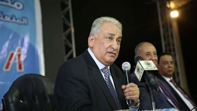بحضور 