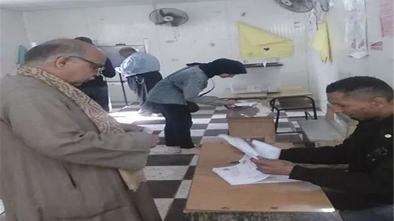 بالصور.. بدء التصويت في مدرسة الشهيد محمد عبد العزيز بالهرم