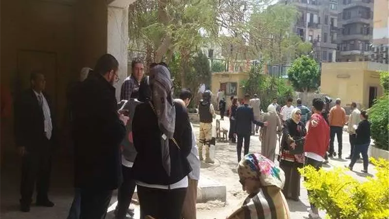 بالصور.. أهالي شبرا يدلون بأصواتهم في الاستفتاء على التعديلات الدستورية