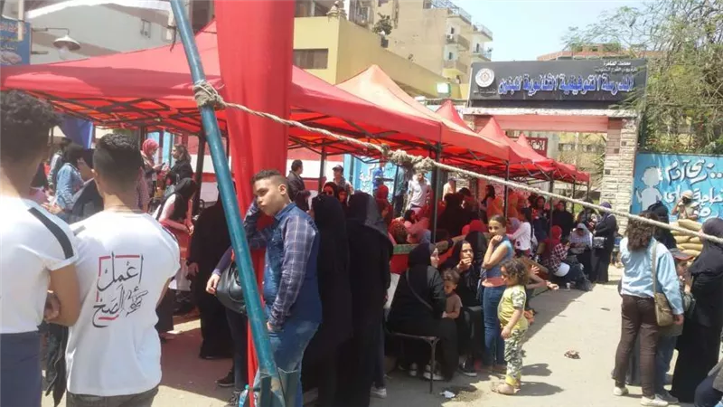 بالصور.. ازدحام المساحات المخصصة للناخبين بمدارس شبرا