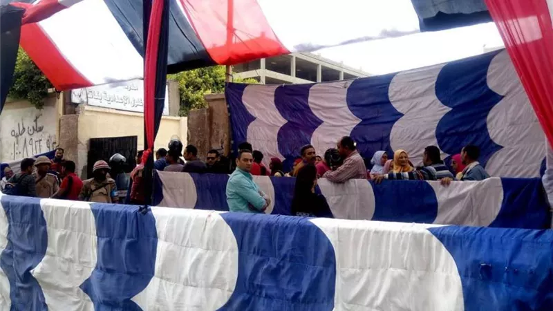 بالصور.. إقبال المواطنين على لجان الاستفتاء بمدينة نصر