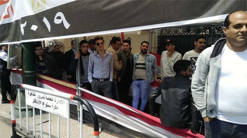 بالصور.. طوابير للناخبين أمام لجنة قصر الدوبارة بجاردن سيتي