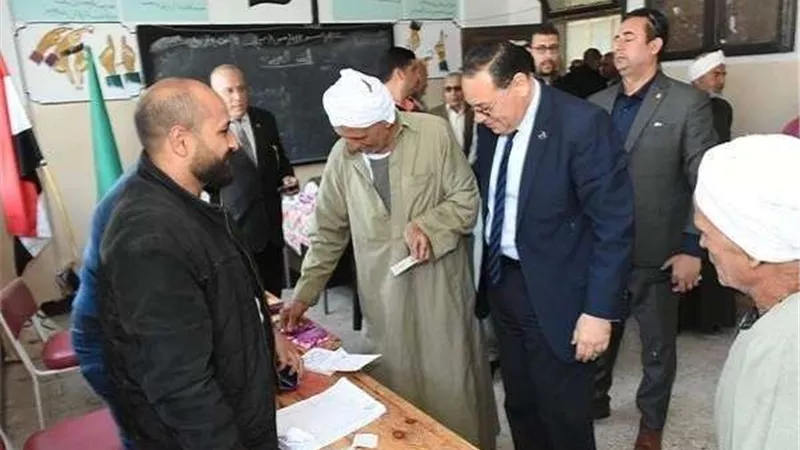 محافظ الشرقية: يتفقد لجنة مدرسة عبد الحكيم حسن أباظة الإعدادية بكفر أباظة