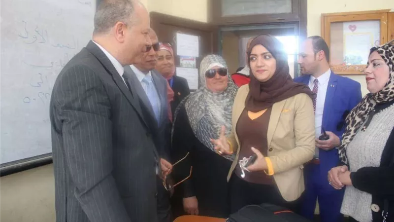 بالصور.. جولة لنائب محافظ القليوبية بلجان مدرسة الدير بطوخ