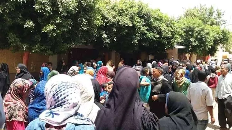 توافد طالبات الأزهر بمدينة نصر للإدلاء بأصواتهن في الاستفتاء